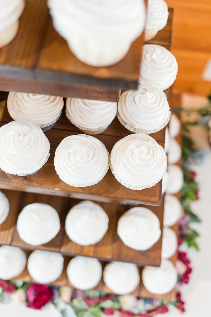 Ukrops Bakery wedding cake at Hanover tavern by Richmond wedding photographer Kailey Brianne Photography 