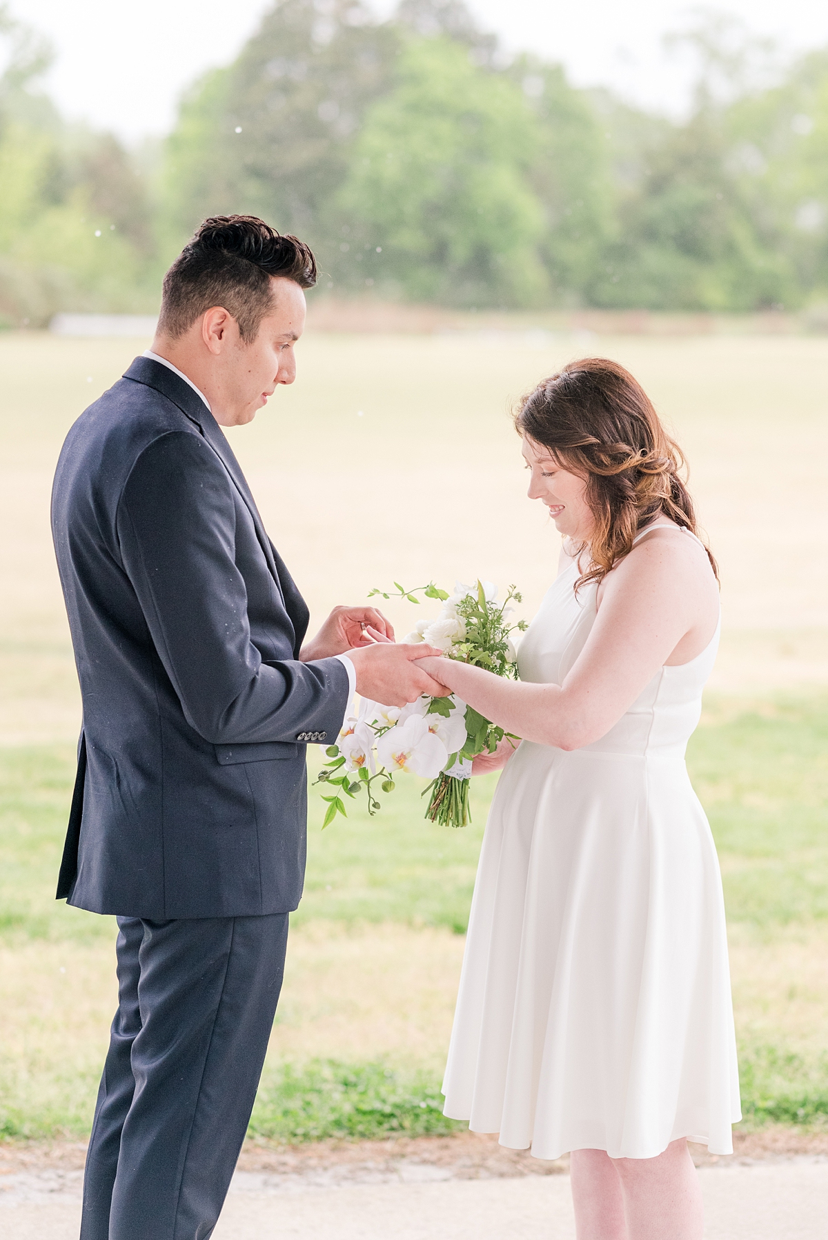 Small Elopement at Hanover Courthouse Park by Richmond Wedding Photographer Kailey Brianne Photography. 