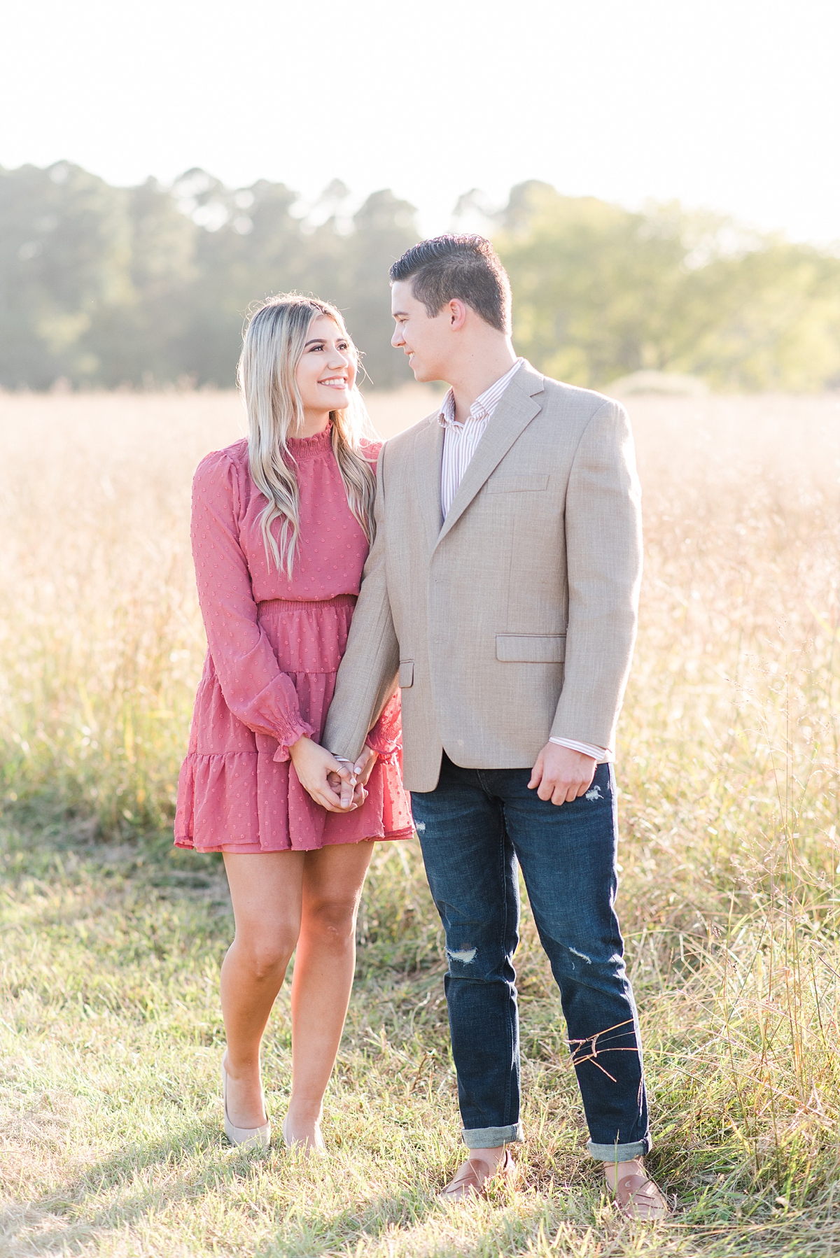 Stylish Engagement Outfits at Yorktown Battlefield Fall Engagement Session. Engagement Photography by Richmond Wedding Photographer Kailey Brianne Photography. 