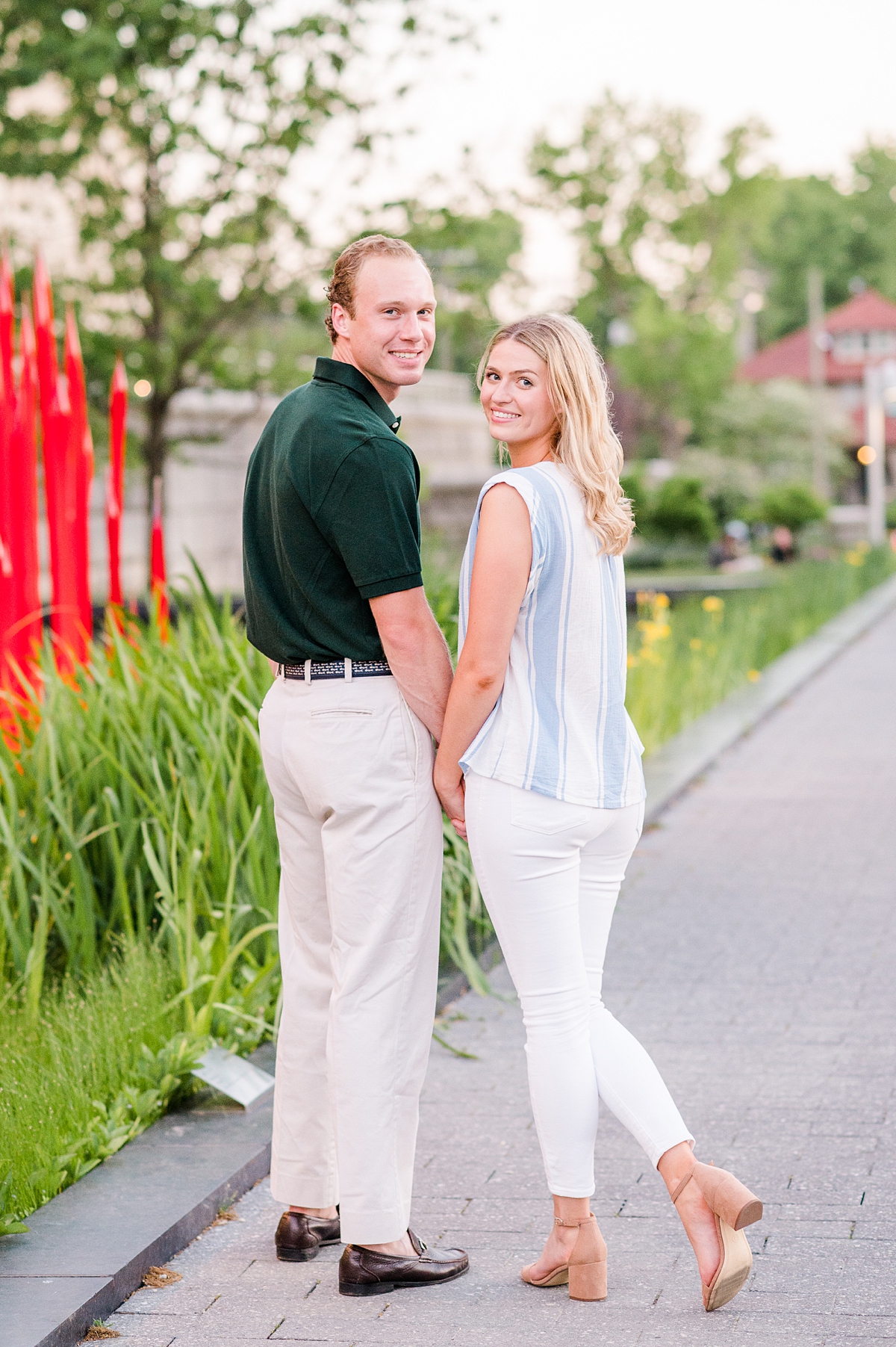 Unique posing during spring engagement session at the VMFA in downtown Richmond. Photography by Richmond wedding photographer Kailey Brianne Photography. 