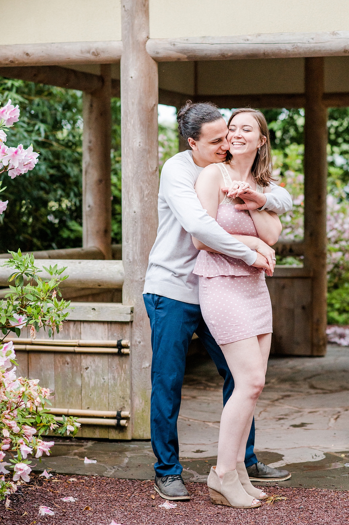 Spring Red Wing Park Engagement Session with blooms. Photography by Virginia Beach Wedding Photographer Kailey Brianne Photography. 