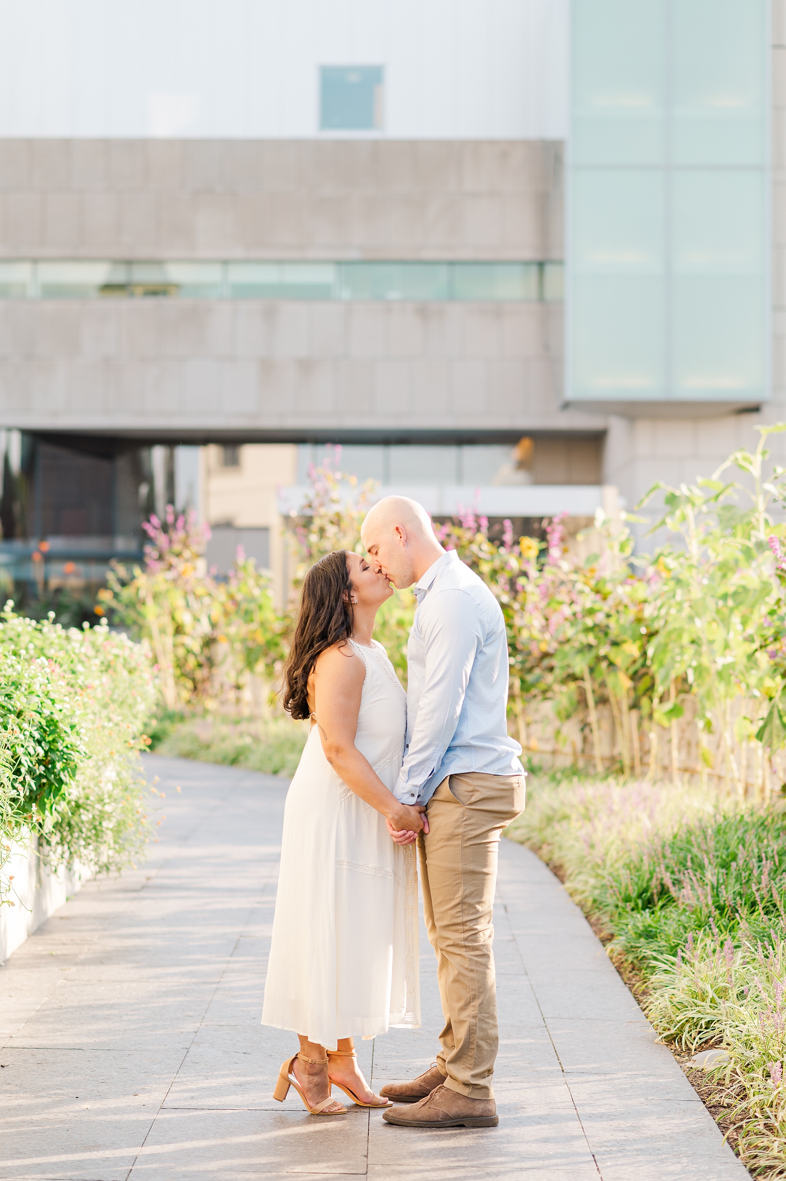 A Virginia Museum of Fine Arts Engagement Session in Downtown Richmond. Photography by Charlottesville Wedding Photographer Kailey Brianne Photography. 