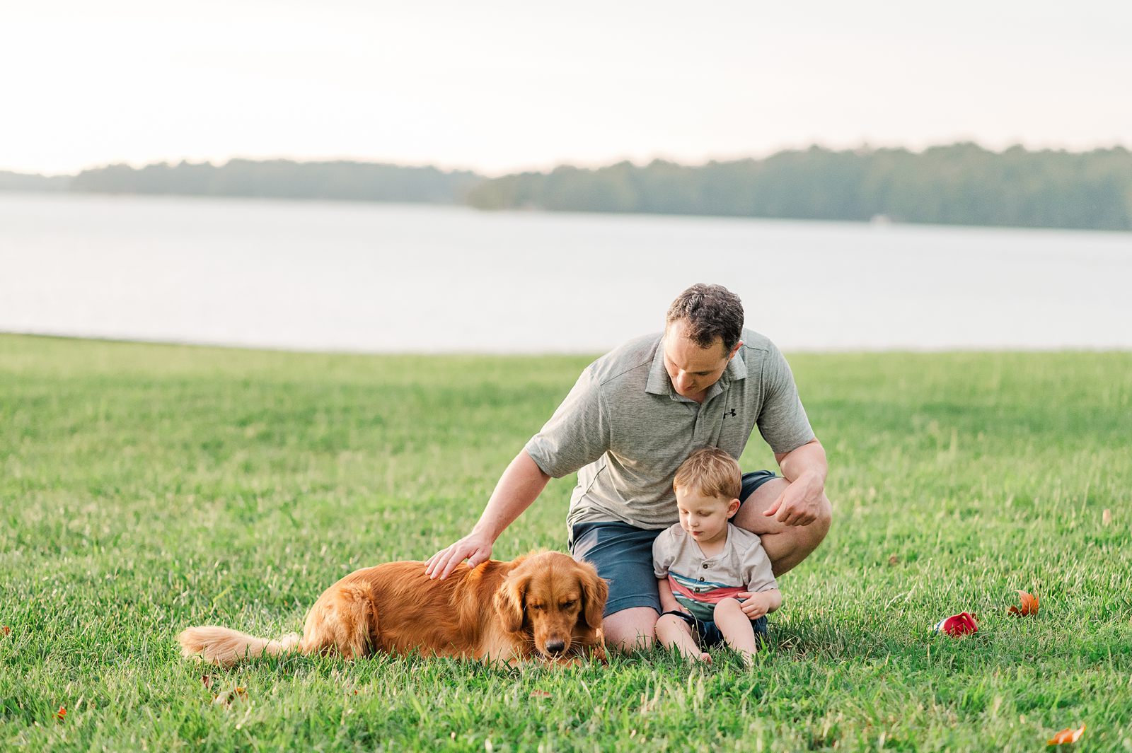 A Summer Vacation Lake Anna Family Session by Richmond Family Photographer Kailey Brianne Photography. 