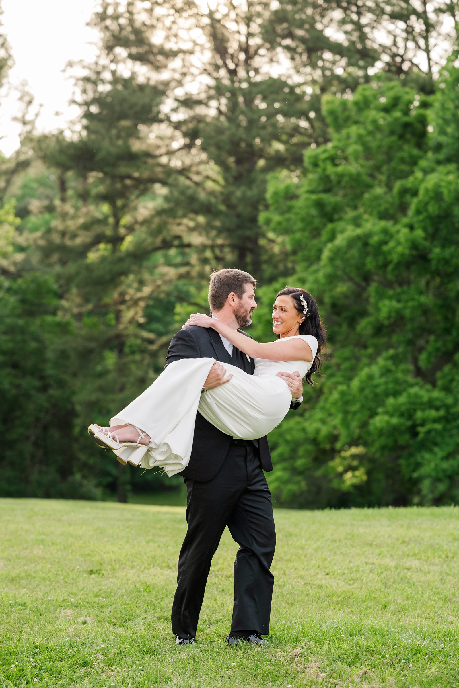Bride and Groom portraits at a Spring Virginia Wedding in the backyard 