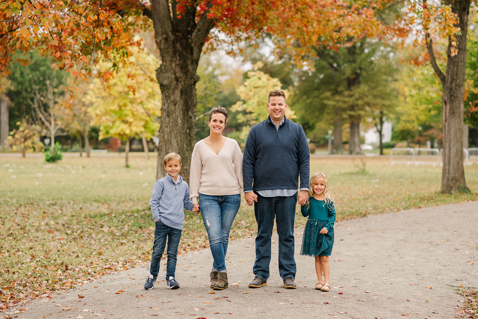 2024 Fall Family mini Sessions with richmond family photographer kailey brianne photography